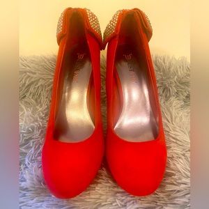 RED Just Fab pumps